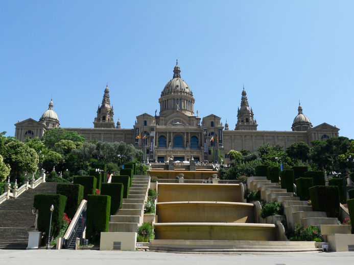 Волшебный фонтан, Площадь Испании и Национальный дворец