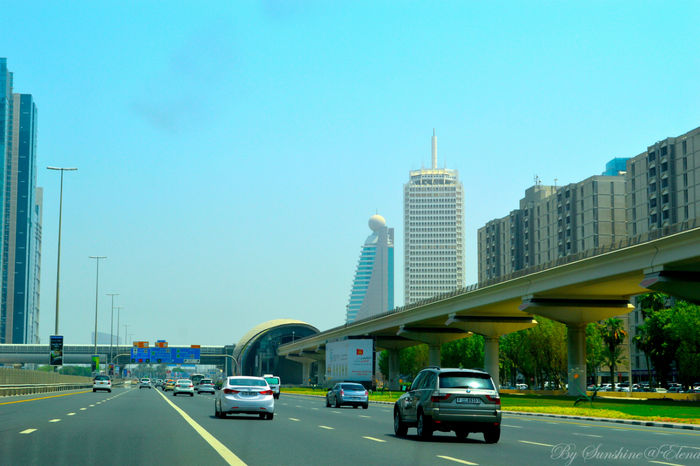 Downtown Дубая трасса Шейха Зайеда и высотки