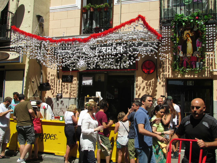 Испания праздник Вербена Вирхэн дэ ля Палома (Дева-Голубка)